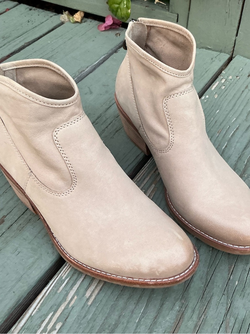 Sofft Alluring Western Inspired Aisley Beige Italian Soft Leather Ankle Booties - Picture 7 of 9